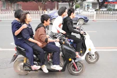 安徽新上牌豪車2017年_2022新電動車上牌多少錢_電動游覽車上牌價格