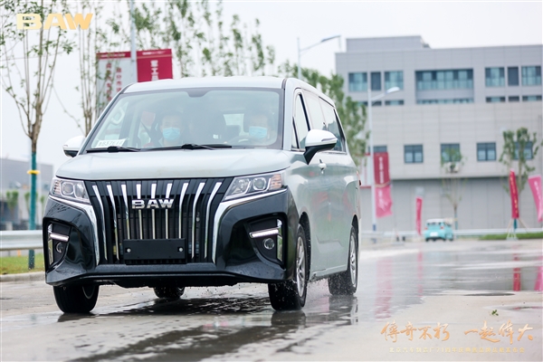 中國(guó)汽車工業(yè)“活化石” 新一代北汽BJ212即將亮相