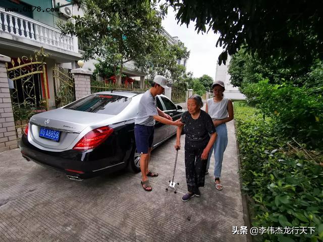 卡宴和帕拉梅拉哪款車更高端_2019款卡宴黑玉色提車作業(yè)_19款卡宴訂車需要多久提車