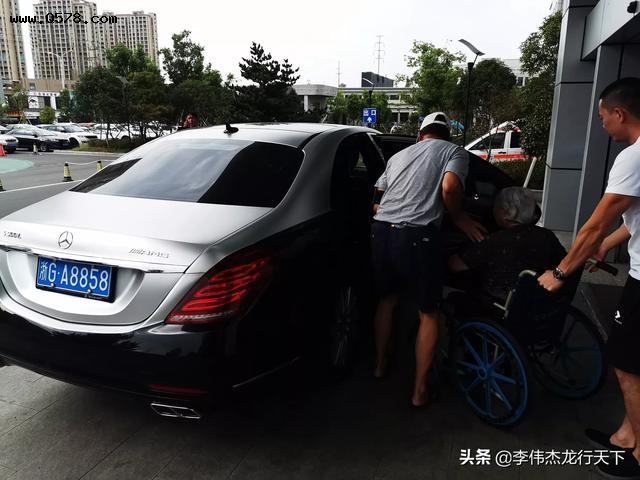 卡宴和帕拉梅拉哪款車更高端_2019款卡宴黑玉色提車作業(yè)_19款卡宴訂車需要多久提車