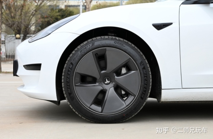 比亞迪混合動力車型要充電嗎_比亞迪漢2022新車型_比亞迪車型及報價