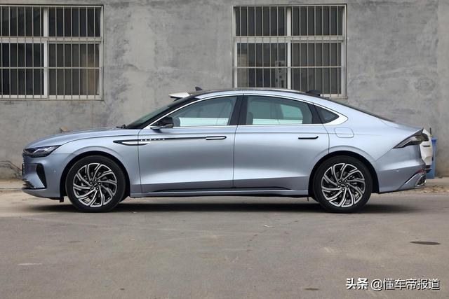 2022十大暢銷車型轎車_一汽轎車各品牌車型_神州專車公務(wù)轎車車型