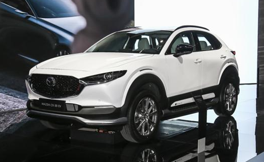 長(zhǎng)安2022新款車轎車_新款長(zhǎng)安cs75黑色提車_長(zhǎng)安新款轎車視頻