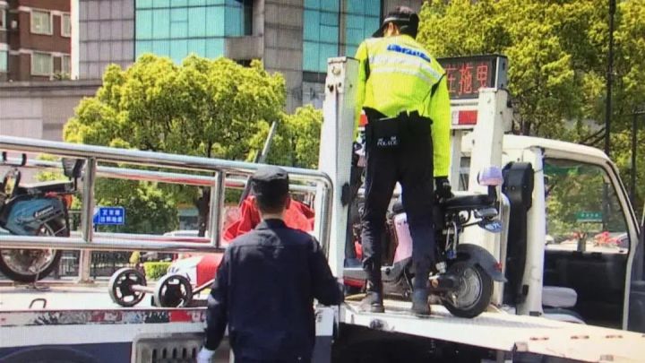 狗騎電動平衡車_電動平衡車輪胎是充氣的嗎_電動車輪胎沒氣能騎嗎