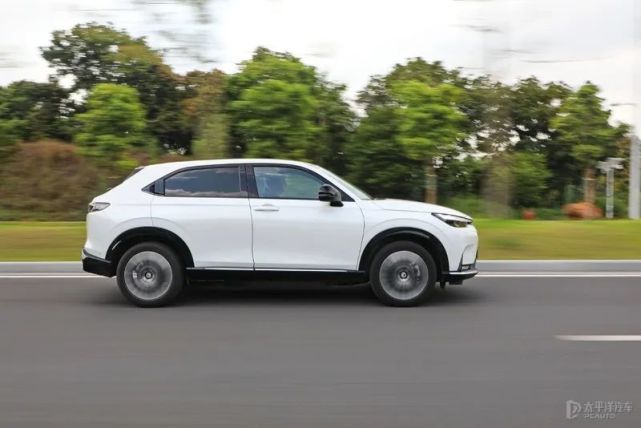 比亞迪混合動力汽車suv_比亞迪新款suv圖片_比亞迪電動汽車2022年新款suv