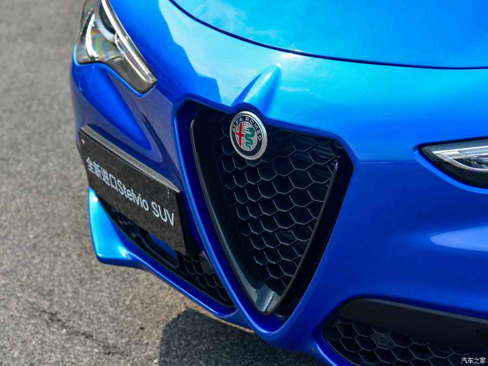 阿爾法·羅密歐 Stelvio 2022款 2.0T 280HP Veloce