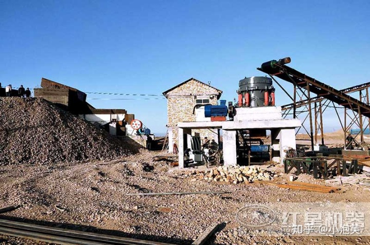 移動式破碎站廠家_破碎制沙機_最大的破碎機廠家