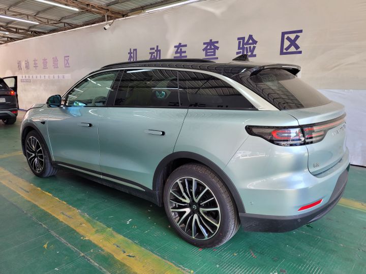 成都汽車(chē)選牌照_新款牌照螺絲怎么裝_新款汽車(chē)牌照