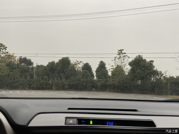 汽車前后雨刮器的使用方法_自動(dòng)啟停影響刮雨器_汽車刮雨器怎么加水