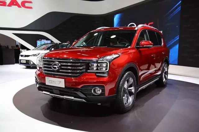 奔馳2015年上市新suv_2022款奔馳c_奔馳最新款2022上市suv