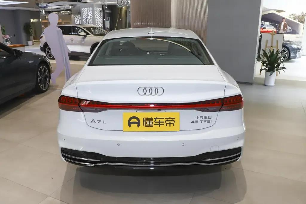 奧迪2015新款車型_奧迪2022年新款車型對開門_17年新款奧迪車型