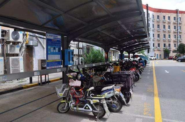 電動掃地車電瓶價格_電動車電瓶是多少個點_捷馬電動車的電瓶圖