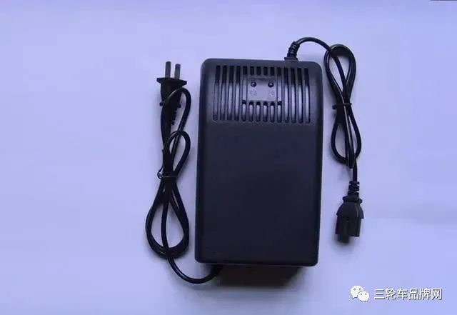 電動(dòng)起子充電充多久_鋰電電池改做充電寶_鋰電電動(dòng)車充電是取下電池充好