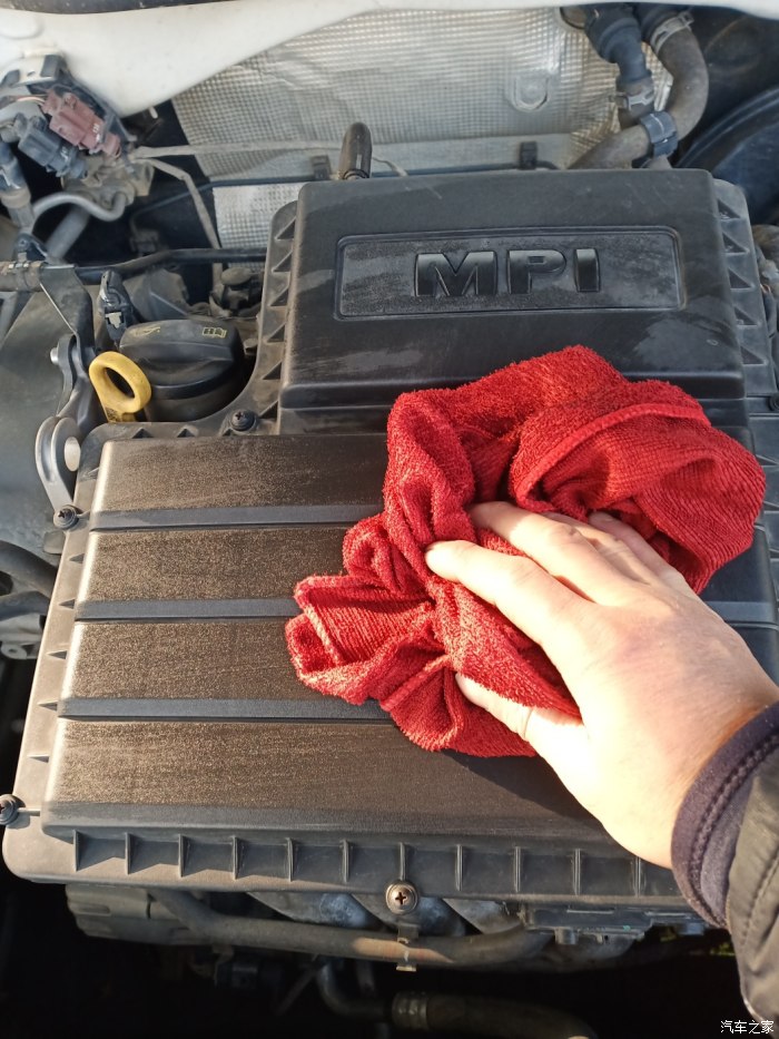 汽車空氣過濾器的更換_過濾空氣鼻塞_過濾自救器是過濾什么氣體