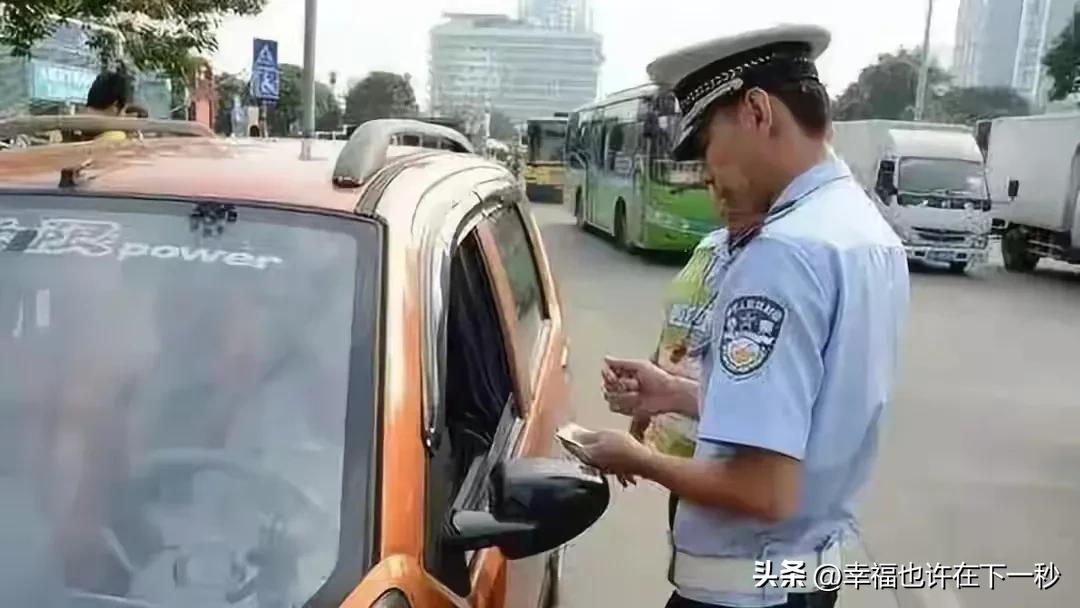 嬰兒坐傘車寶寶不愛坐_交通法兒童坐私家車規(guī)定_找人坐私家車車回老家