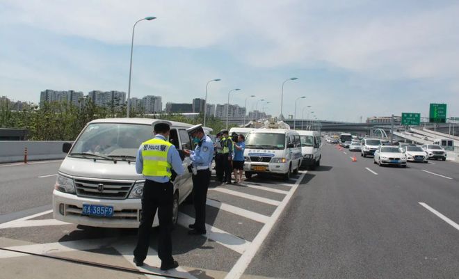 交警會(huì)查貨拉拉的車(chē)嗎_貨拉拉什么車(chē)生意多_什么車(chē)最適合做貨拉拉