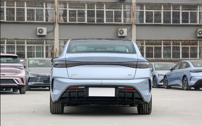 家用轎車排行榜前十名2023_比亞迪汽車產(chǎn)銷量_比亞迪汽車日產(chǎn)量